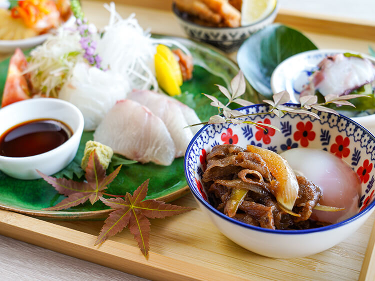 秋限定の紅葉弁当