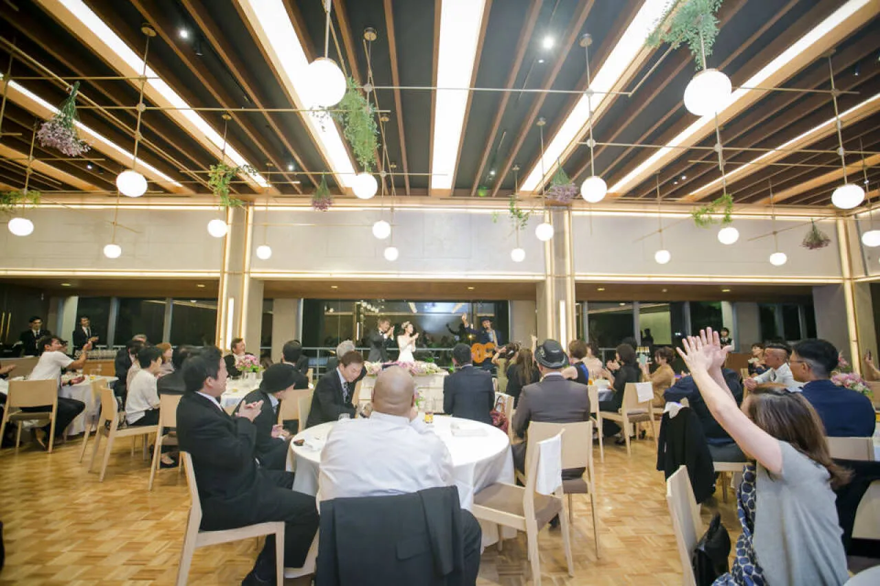 笑顔と熱気溢れる披露宴会場